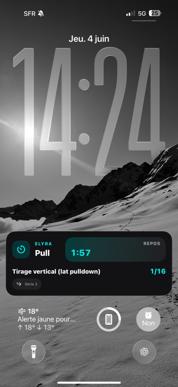 Preview of the Elyra Live Activity rest timer on the Lock Screen.