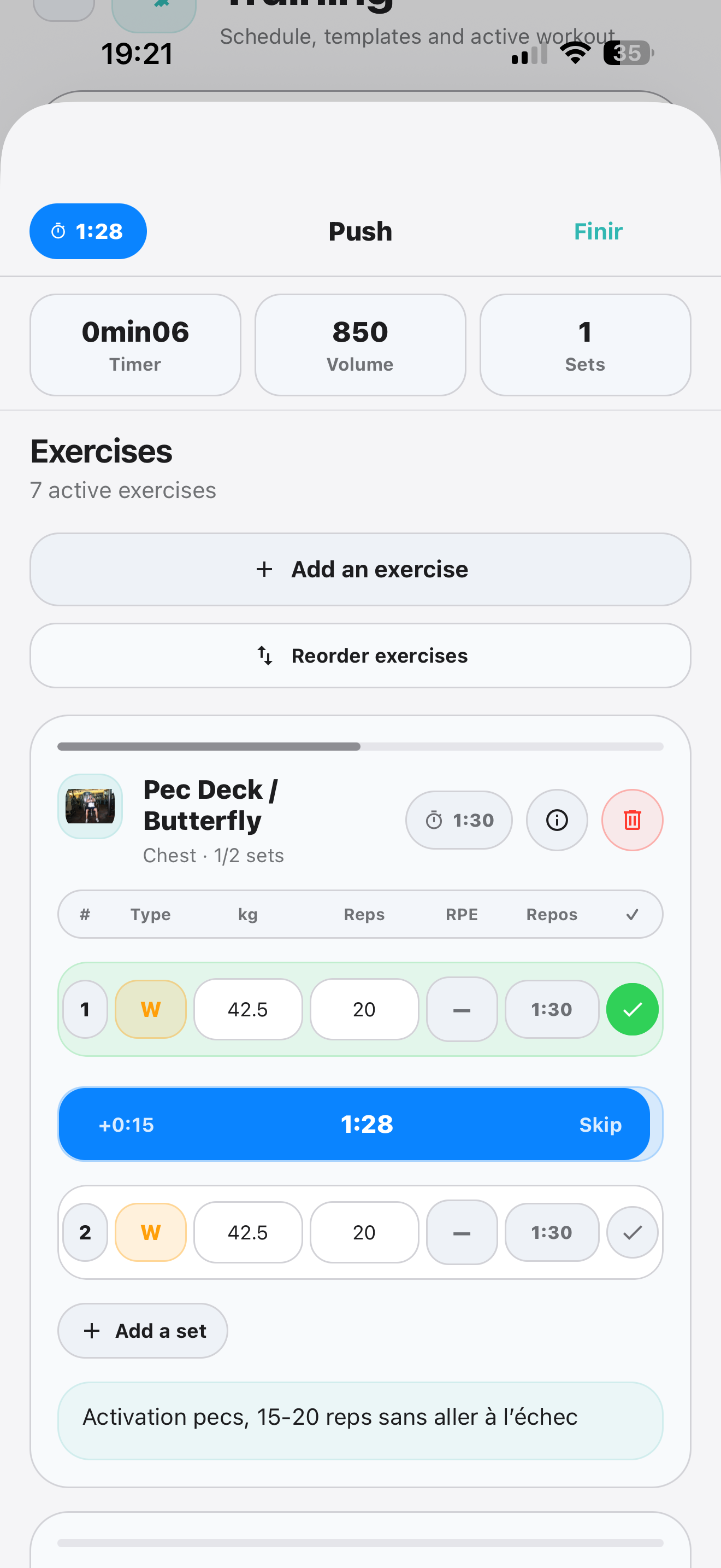Preview of an active workout in Elyra.